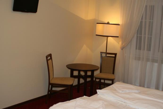 Hotel Grant Leszno  Bagian luar foto