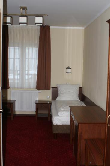 Hotel Grant Leszno  Bagian luar foto