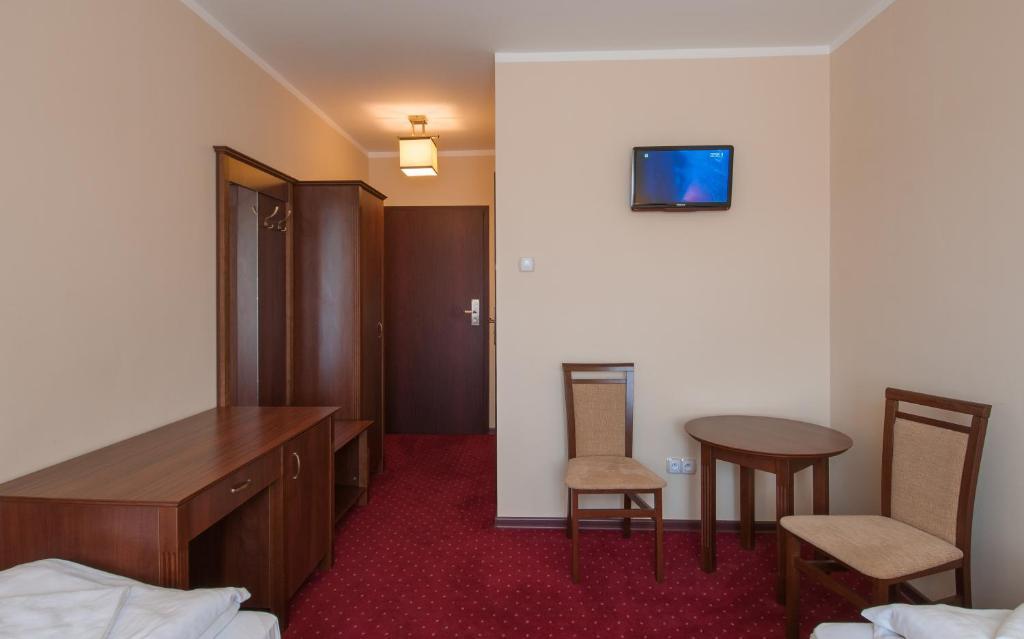 Hotel Grant Leszno  Bagian luar foto