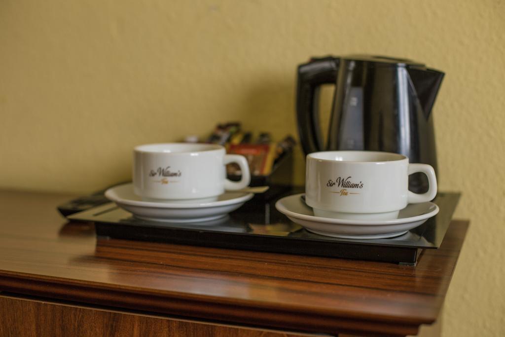 Hotel Grant Leszno  Bagian luar foto